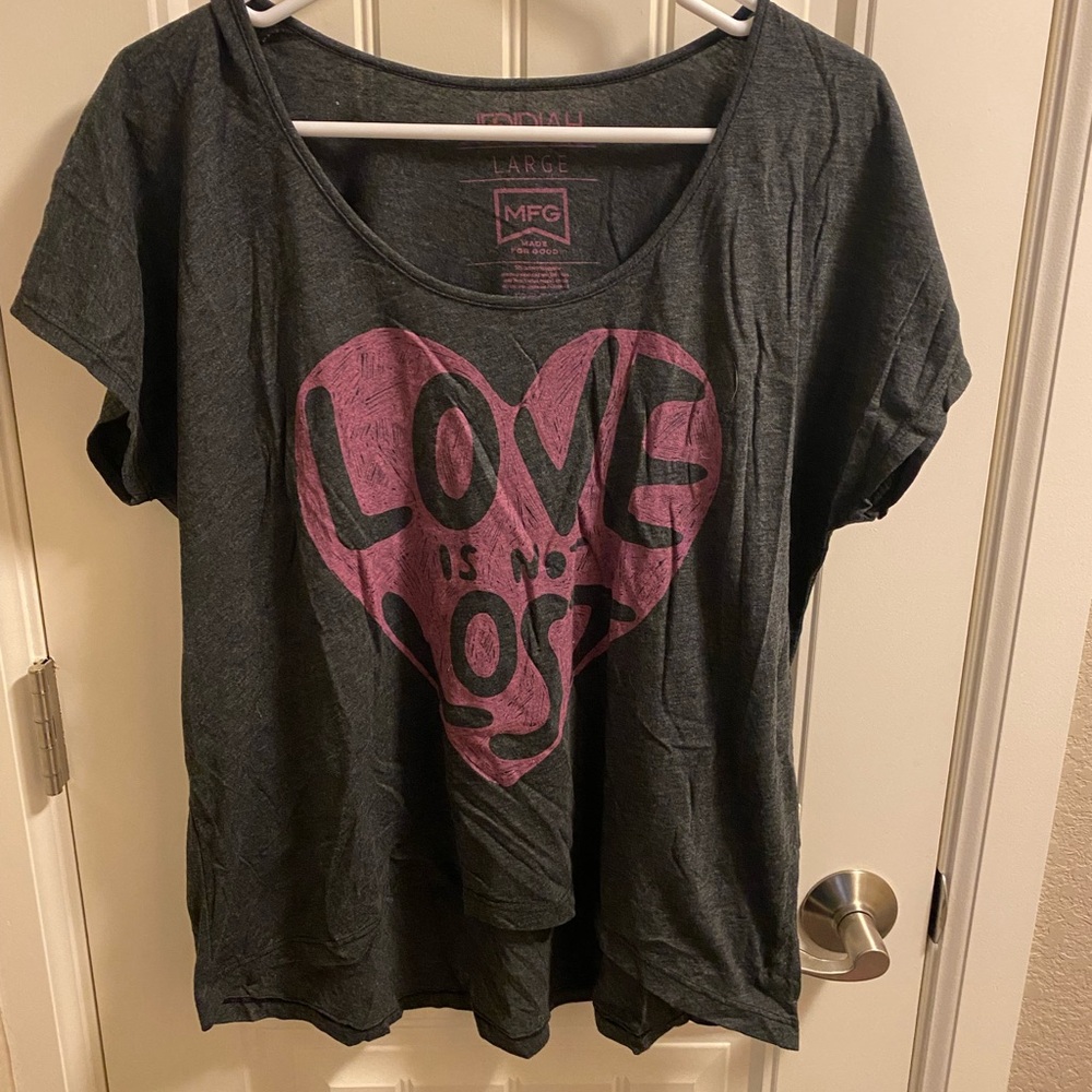 Buckle Jedidiah L Top Ladies Gray Pink Heart Love Is Not Lost Shirt Large Lg Y2K